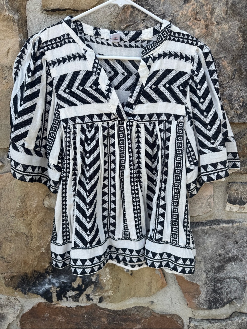 Old Navy Black and White Geometric Boho Peasant Tunic Top Medium Whimsigoth